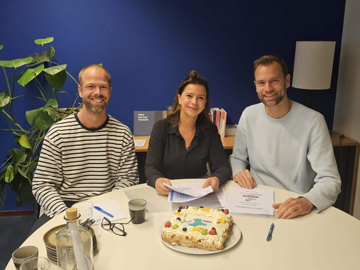 HZK en Huisartsentelefonie zetten handtekening onder raamcontract